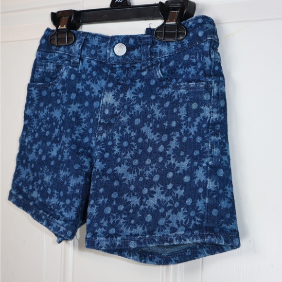 Like New Girls LEVI'S Shorty Shorts Blue Pink Denim SIZE 6X Regular - Picture 2 of 4